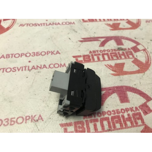 Кнопка парктроника Renault Trafic III 2014-2021 284480002R
